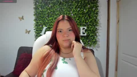 Snapshot of melanie_hh chatting on February 21, 4:29 am Melanie online show from February 21, 4:29 am