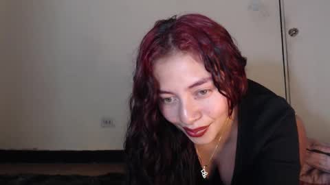 Snapshot of melanie_roux_ chatting on February 18, 9:20 pm Melanie roux online show from February 18, 9:20 pm