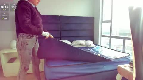 Melanie roux  online show from March 9, 12:41 pm