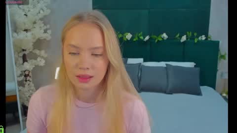 Melanie online show from November 26, 1:17 am