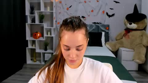 Snapshot of melaniealves chatting on October 17, 7:55 am MelanieAlves online show from October 17, 7:55 am