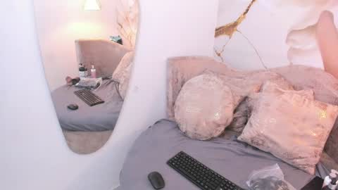 Snapshot of melaniecooperr chatting on December 2, 11:33 am Melaniecooper online show from December 2, 11:33 am