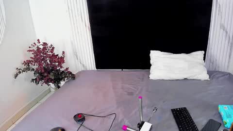 Snapshot of melaniecooperr chatting on December 5, 11:05 am Melaniecooper online show from December 5, 11:05 am