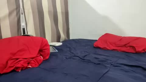 melaniehanzelnut online show from November 13, 6:01 am