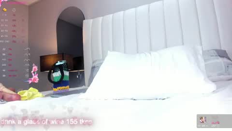 Snapshot of melanieklaus chatting on February 16, 4:09 am Melanie online show from February 16, 4:09 am