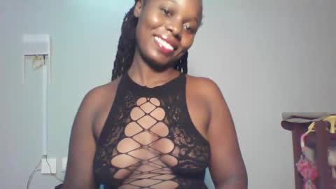 Snapshot of melanin_sassy96 chatting on December 17, 4:22 pm bad lil shawry online show from December 17, 4:22 pm