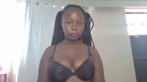 Snapshot of melanin_sassy96 chatting on February 13, 8:38 am bad lil shawry online show from February 13, 8:38 am