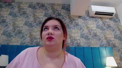 Snapshot of melanniebrown chatting on December 15, 4:37 pm melanniebrown online show from December 15, 4:37 pm
