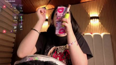 melanny_petite online show from April 1, 1:41 pm