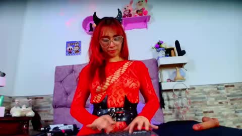Snapshot of melannytaylor_1 chatting on September 12, 12:00 am Melanny taylor online show from September 12, 12:00 am