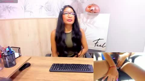 Melany online show from November 13, 8:30 pm