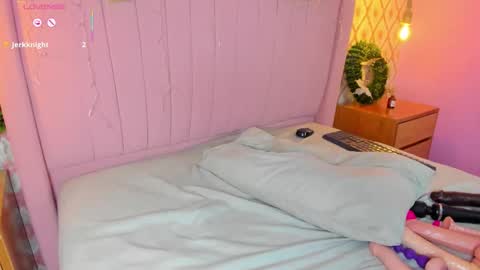 M E L I N A  online show from November 29, 9:19 pm