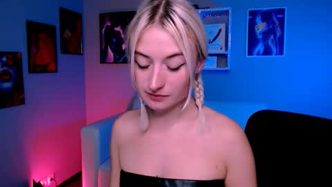 Snapshot of melisa_white1 chatting on October 5, 7:41 pm Melisa online show from October 5, 7:41 pm