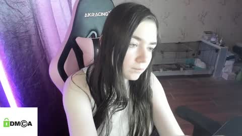 melisanilson online show from April 7, 4:47 am