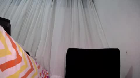 Snapshot of melishanton chatting on February 23, 11:21 pm melishanton online show from February 23, 11:21 pm