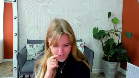 Snapshot of melissa_199 chatting on September 25, 8:02 am Sophia online show from September 25, 8:02 am