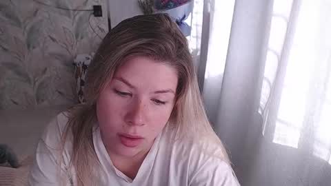 Snapshot of melissa__ray chatting on September 26, 6:55 am Melissa Ray online show from September 26, 6:55 am