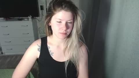 Snapshot of melissa__ray chatting on February 26, 5:21 pm Melissa Ray online show from February 26, 5:21 pm