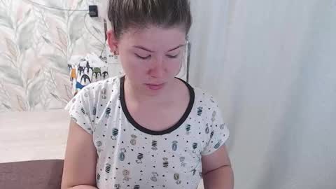 Snapshot of melissa__ray chatting on September 25, 3:49 am Melissa Ray online show from September 25, 3:49 am