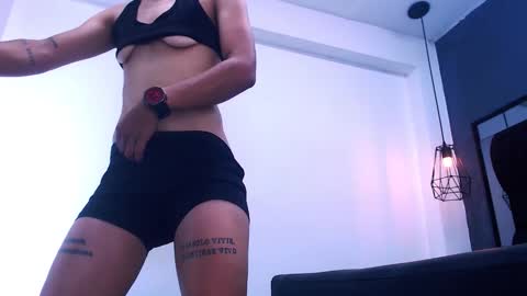 Melissa Gonzalez  online show from October 18, 1:36 pm