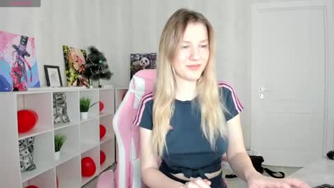 Snapshot of melissa_moooree chatting on February 26, 8:39 am melissa_moooree online show from February 26, 8:39 am