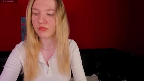 Snapshot of melissa_moooree chatting on September 17, 8:34 am melissa_moooree online show from September 17, 8:34 am