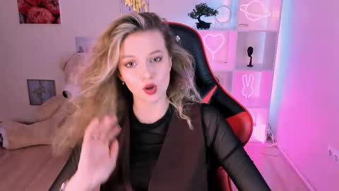 Melissa online show from March 5, 4:24 pm