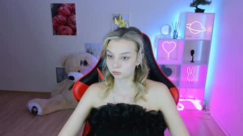 Melissa online show from February 5, 4:26 pm