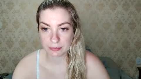 Melissa online show from July 28, 9:03 pm