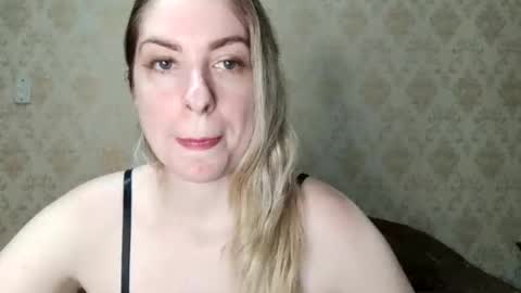 Melissa online show from April 1, 3:18 am