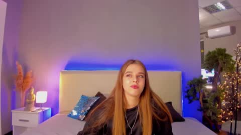 Snapshot of melissacrayzy chatting on February 18, 6:26 am MelissaCrayzy online show from February 18, 6:26 am