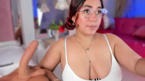 M E L I S S A  online show from February 4, 12:19 pm