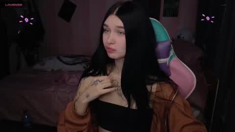 Snapshot of mella_freya chatting on October 23, 11:33 pm Freya IM NONUDE online show from October 23, 11:33 pm