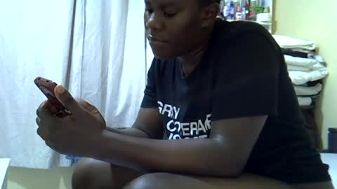 mellanine_ebony online show from August 1, 12:18 pm