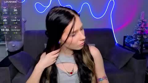 mellhyees online show from January 10, 5:50 pm