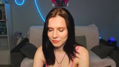 mellhyees online show from February 26, 5:23 pm