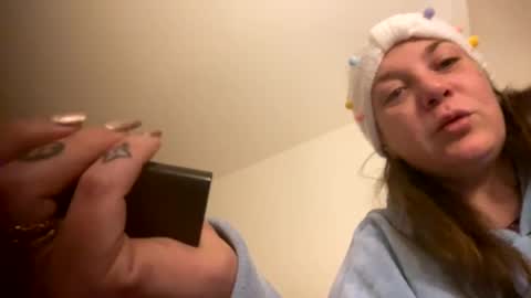 Snapshot of melli23 chatting on December 25, 4:01 am Melli online show from December 25, 4:01 am