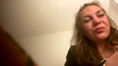 Snapshot of melli23 chatting on December 15, 4:26 pm Melli online show from December 15, 4:26 pm