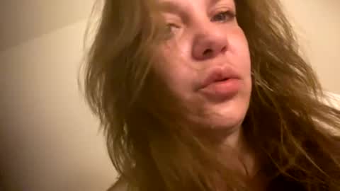 Snapshot of melli23 chatting on December 12, 6:03 am Melli online show from December 12, 6:03 am