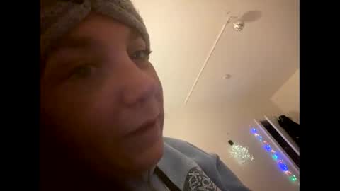 Snapshot of melli23 chatting on January 1, 7:21 pm Melli online show from January 1, 7:21 pm