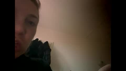 Snapshot of melli23 chatting on December 13, 1:55 pm Melli online show from December 13, 1:55 pm