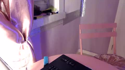 Snapshot of melli23 chatting on September 15, 8:49 pm Melli online show from September 15, 8:49 pm