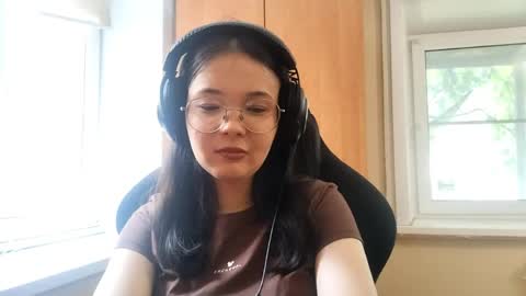 mellieyamazaki online show from May 30, 9:29 am