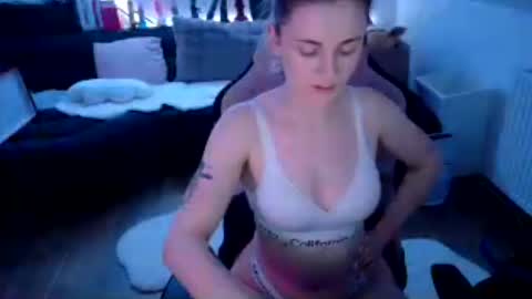 melly4you online show from July 11, 9:48 pm