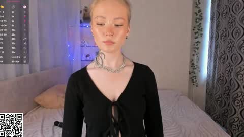 melodievejar online show from May 31, 1:39 pm