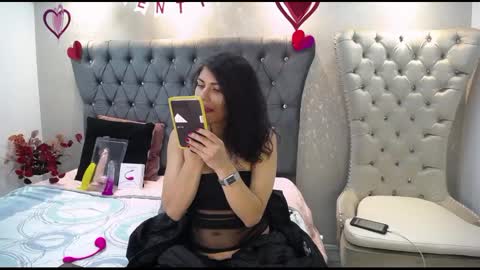 Snapshot of melodiroux_ chatting on February 12, 12:55 pm Melodi online show from February 12, 12:55 pm