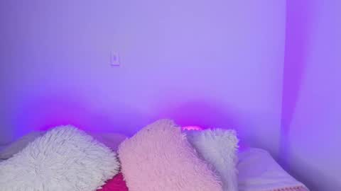 Snapshot of melody__77 chatting on February 16, 5:15 pm online show from February 16, 5:15 pm