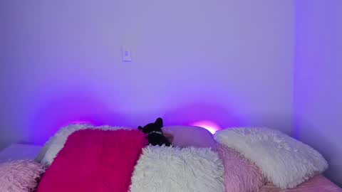 Snapshot of melody__77 chatting on January 31, 4:36 am online show from January 31, 4:36 am