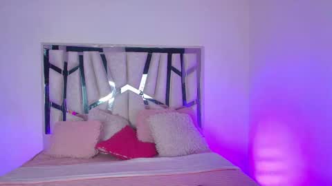 Snapshot of melody__77 chatting on October 8, 5:39 pm online show from October 8, 5:39 pm