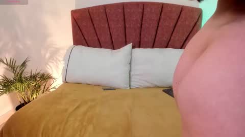 Snapshot of melody_bonnie22 chatting on September 22, 10:57 am Leslie online show from September 22, 10:57 am